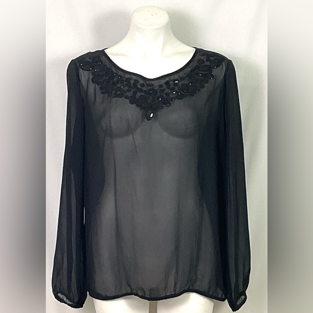 Chicos-– ultra, feminine black, pure silk, blouse – Chico size 1